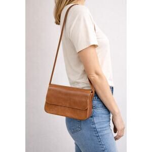 Vtg Tan Leather Shoulder Bag Minimalist Boho Crossbody Soft Leather Flap Purse